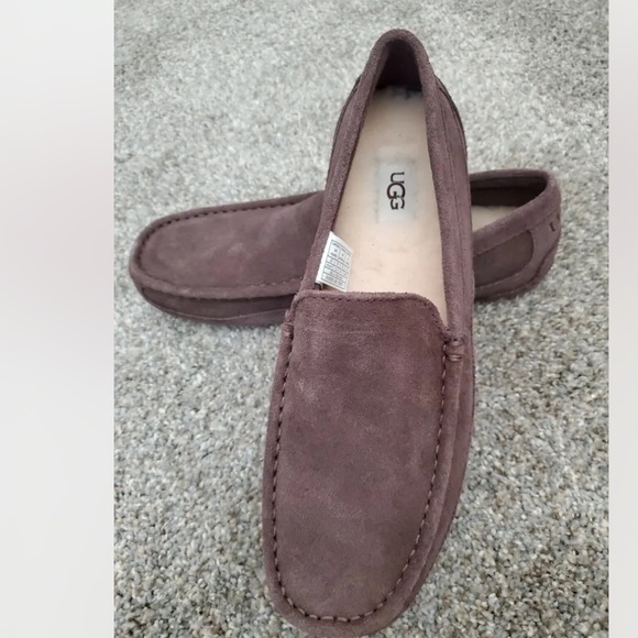 UGG Espresso Brown Ascot Slipper
Men's SIZE 10 US like new
Moccasin - Picture 3 of 11